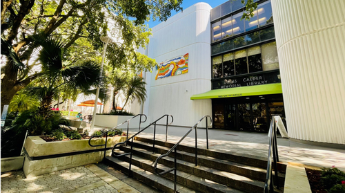 Picture of the front entrance of the Louis Calder Memorial Library at the University of Miami Miller School of Medicine.